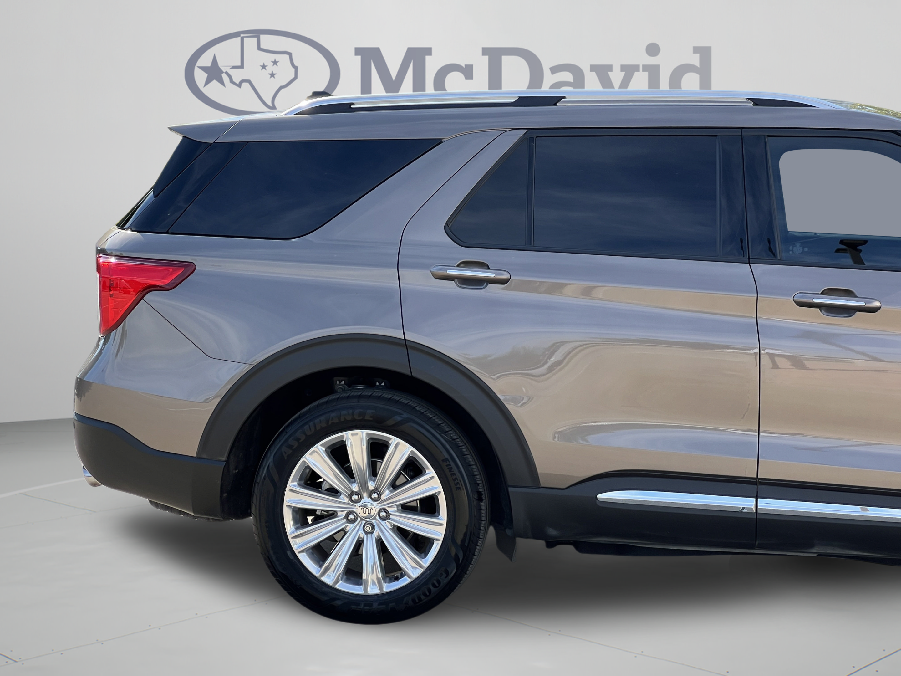 Used 2021 Ford Explorer King Ranch w/ Premium Technology Package RWD image 33