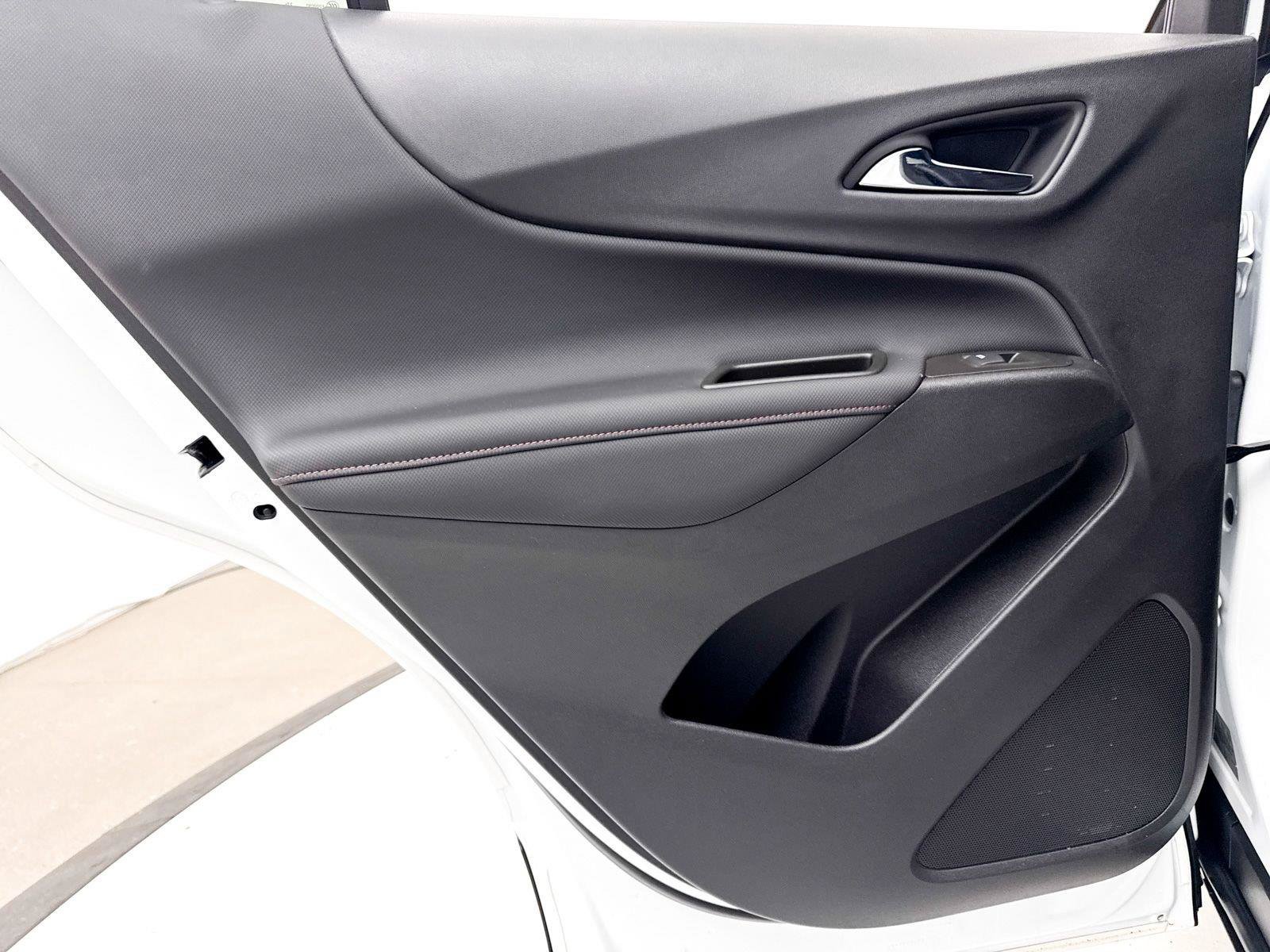 Used 2024 Chevrolet Equinox RS FWD image 29