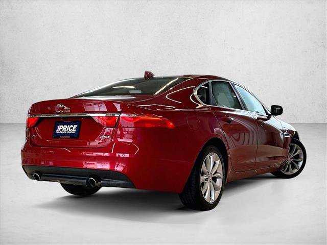 Used 2018 Jaguar XF Premium RWD image 2