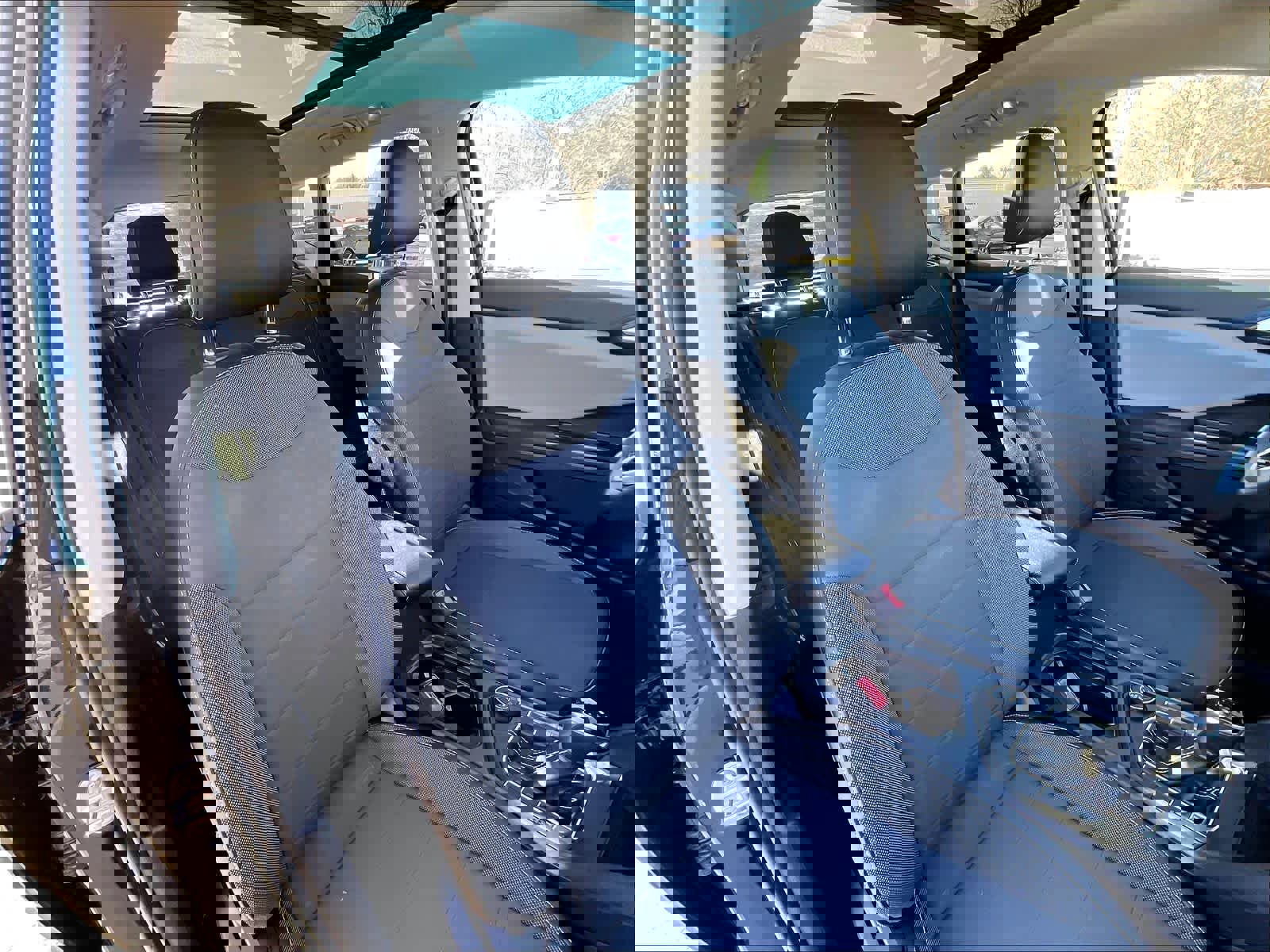 Used 2022 Volkswagen Taos SE w/ Panoramic Sunroof Package image 17