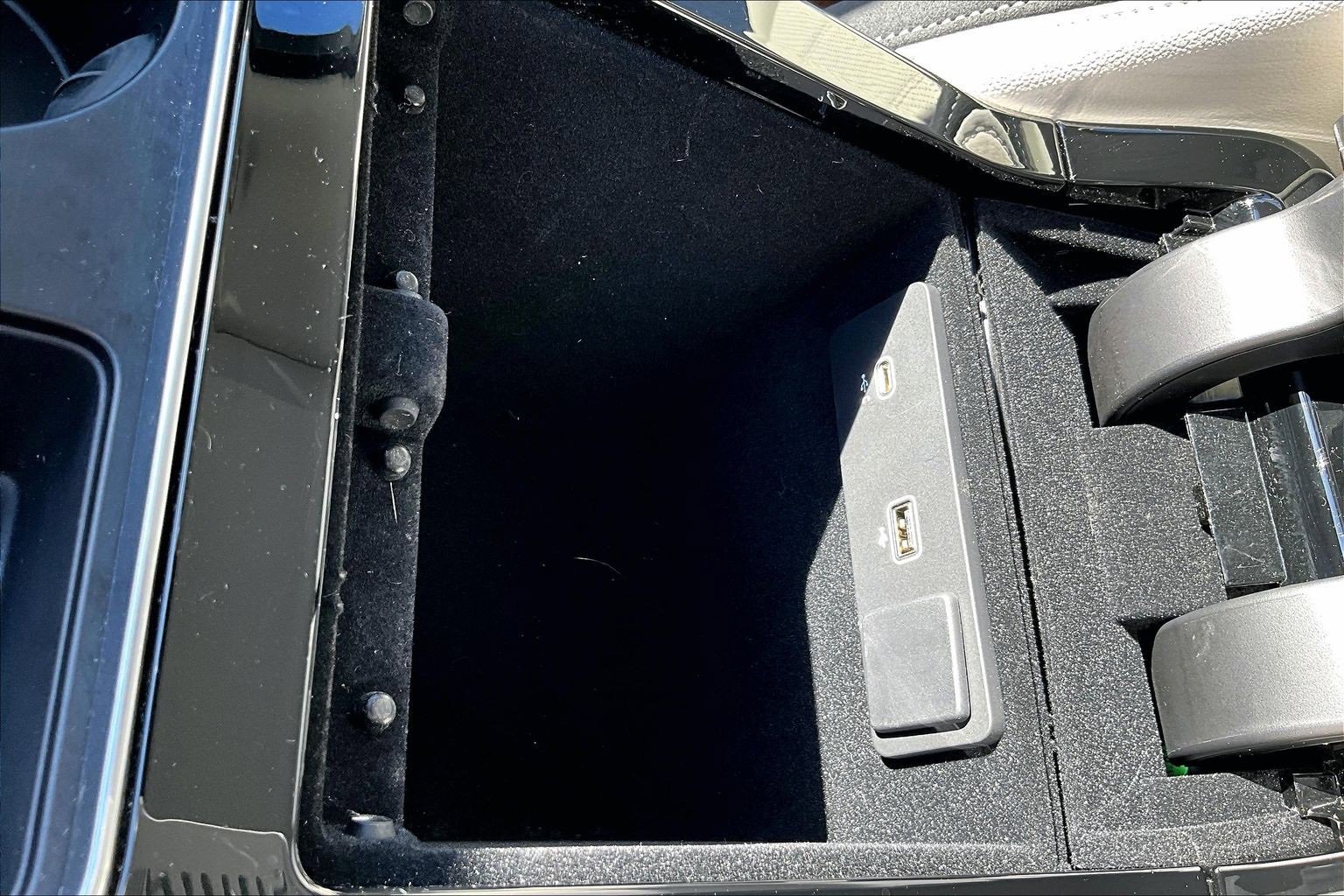 Used 2023 Land Rover Range Rover Velar S image 33