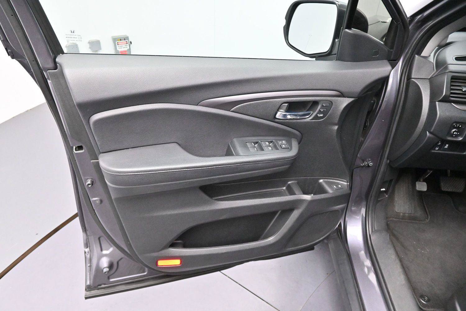 Used 2021 Honda Pilot Special Edition image 9