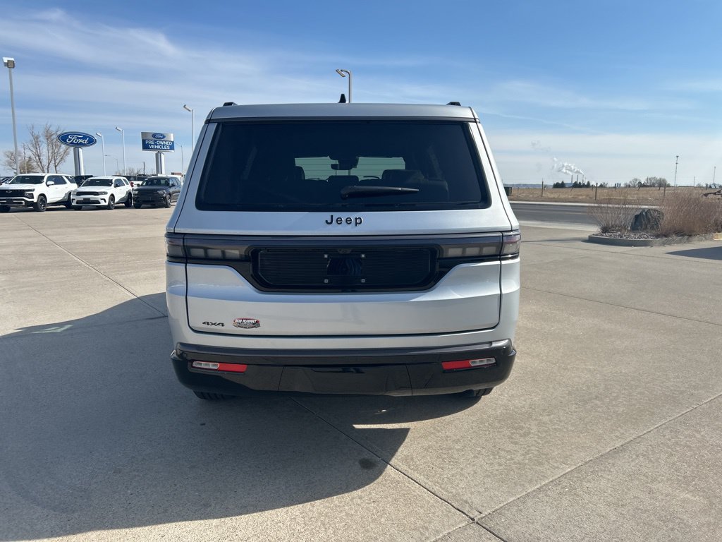 New 2026 Jeep Grand Wagoneer Limited w/ Convenience Group I AWD/4WD image 4