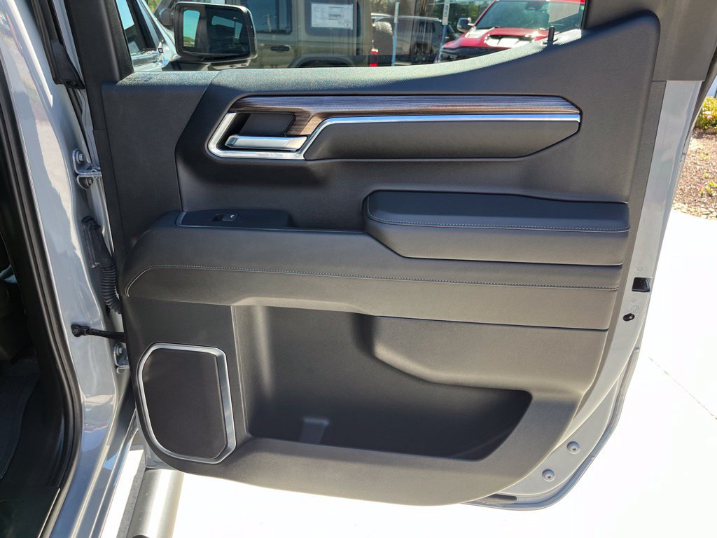 Used 2024 Chevrolet Silverado 1500 RST AWD/4WD image 26