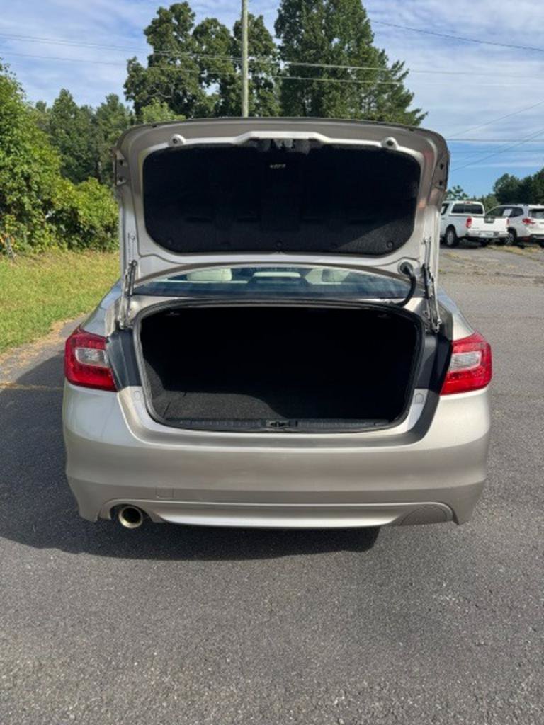 Used 2017 Subaru Legacy 2.5i Premium AWD/4WD image 18