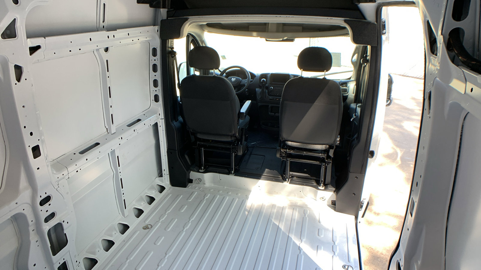 New 2025 RAM ProMaster 1500 w/ Convenience Group image 28