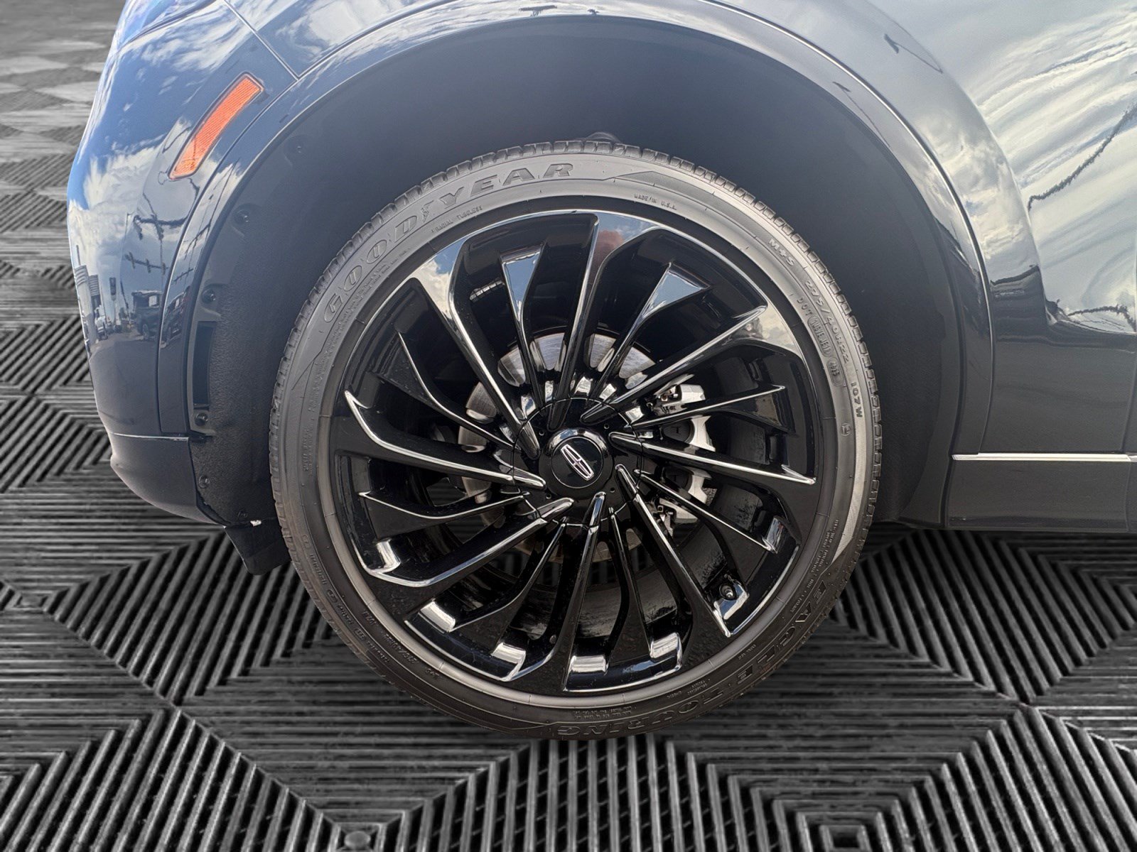 Certified 2026 Lincoln Aviator Reserve w/ Jet Appearance Package AWD/4WD image 14