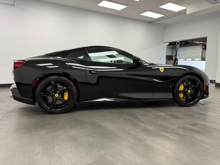 Used 2019 Ferrari Portofino RWD image 19