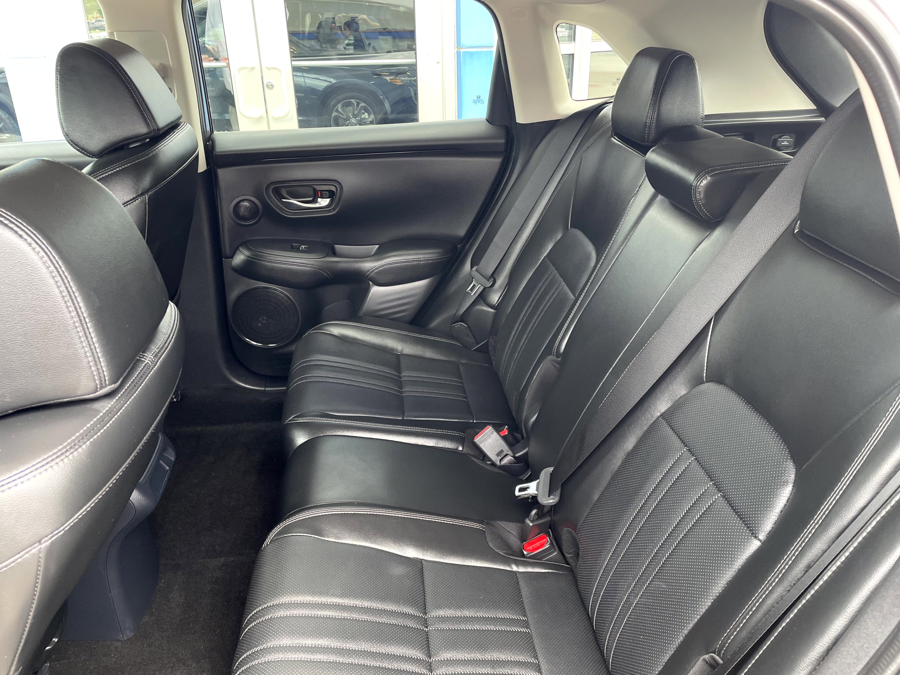 Certified 2025 Honda HR-V EX-L image 9