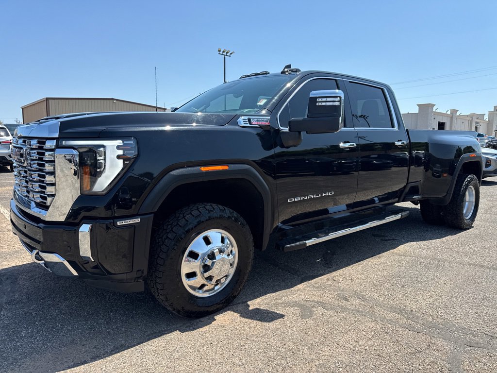 Used 2024 GMC Sierra 3500 Denali w/ Denali Reserve Package AWD/4WD image 3