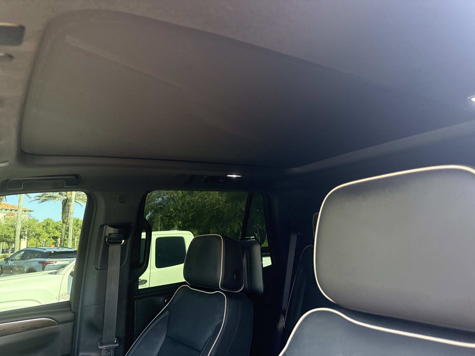 Used 2023 Chevrolet Tahoe Premier AWD/4WD image 24