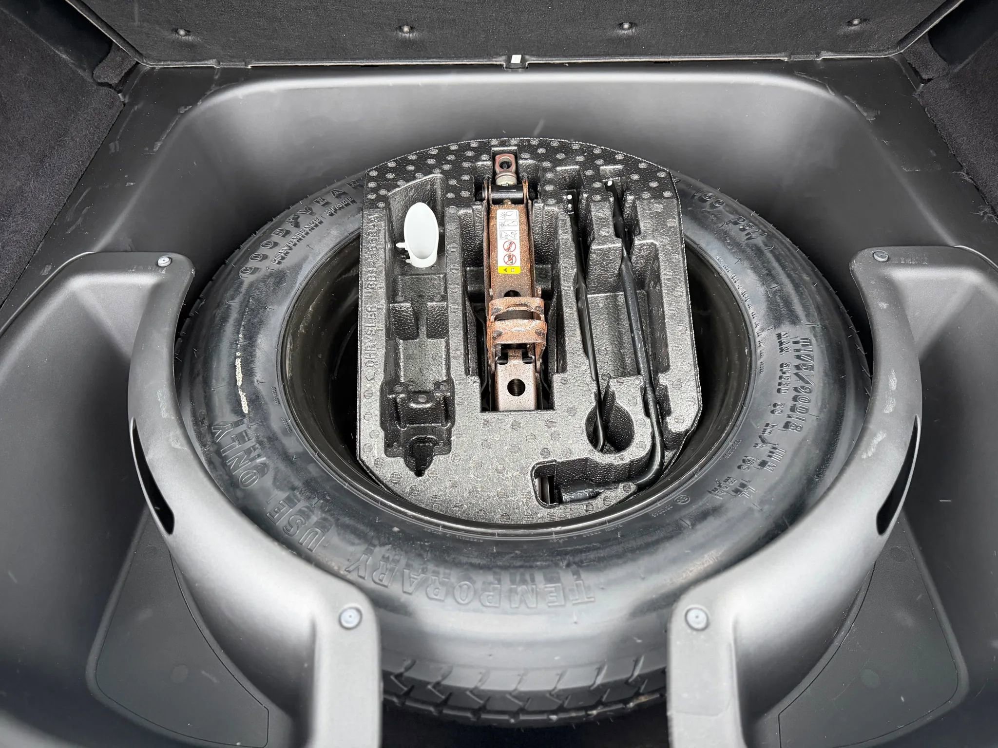 Used 2014 Jeep Grand Cherokee Limited image 24