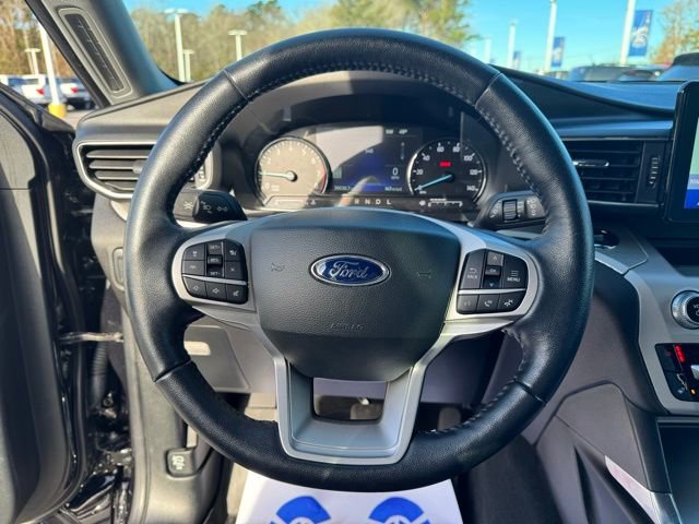 Used 2022 Ford Explorer XLT w/ Equipment Group 202A image 9