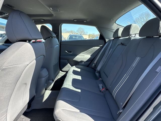 Used 2025 Hyundai Elantra SEL image 9