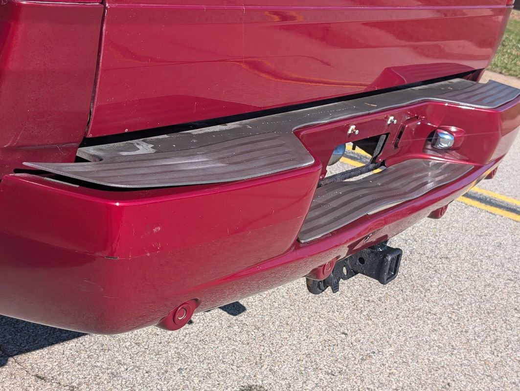 Used 2005 Cadillac Escalade EXT image 33