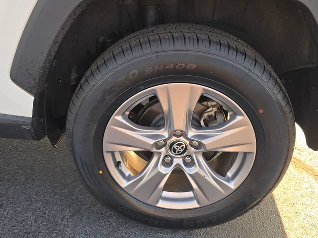 Used 2023 Toyota RAV4 XLE w/ Convenience Package FWD image 14
