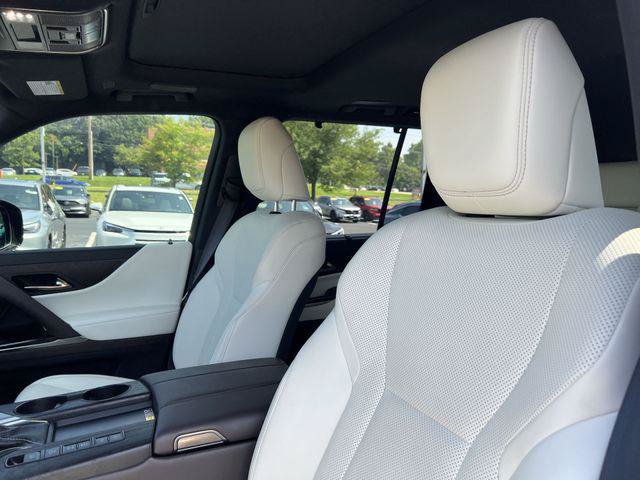 Certified 2024 Lexus LX 600 4WD w/ Appearance Package image 9
