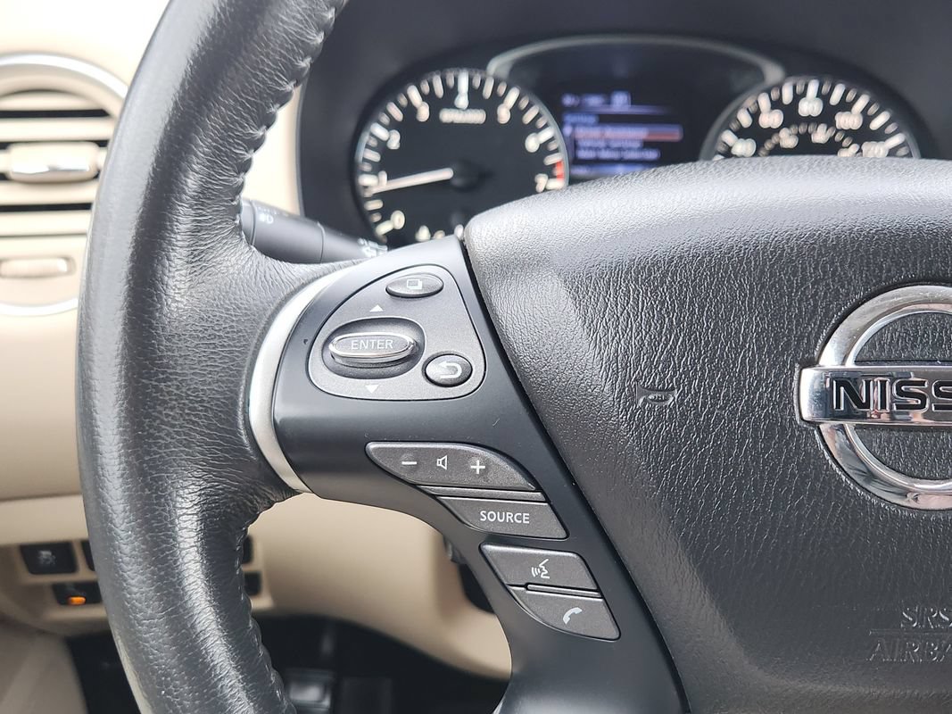 Used 2017 Nissan Pathfinder Platinum AWD/4WD image 31