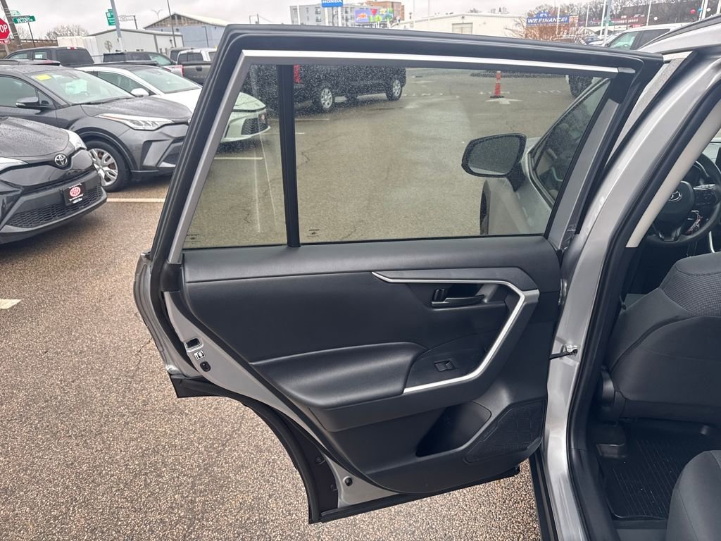 Used 2019 Toyota RAV4 LE w/ All Weather Liner Package image 37