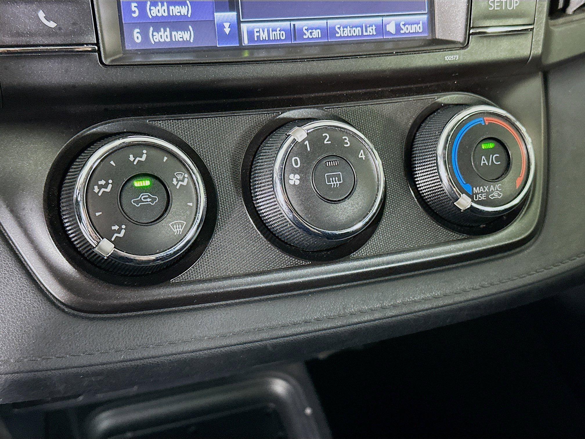 Used 2016 Toyota RAV4 LE image 23