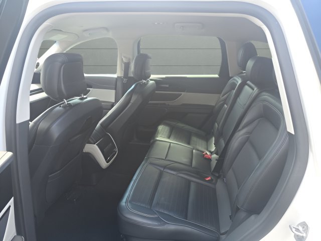 Used 2024 Lincoln Nautilus Reserve AWD/4WD image 9