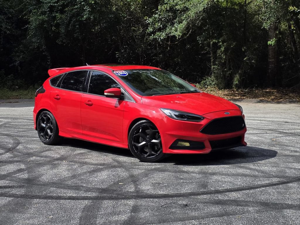 Used 2016 Ford Focus ST FWD image 1