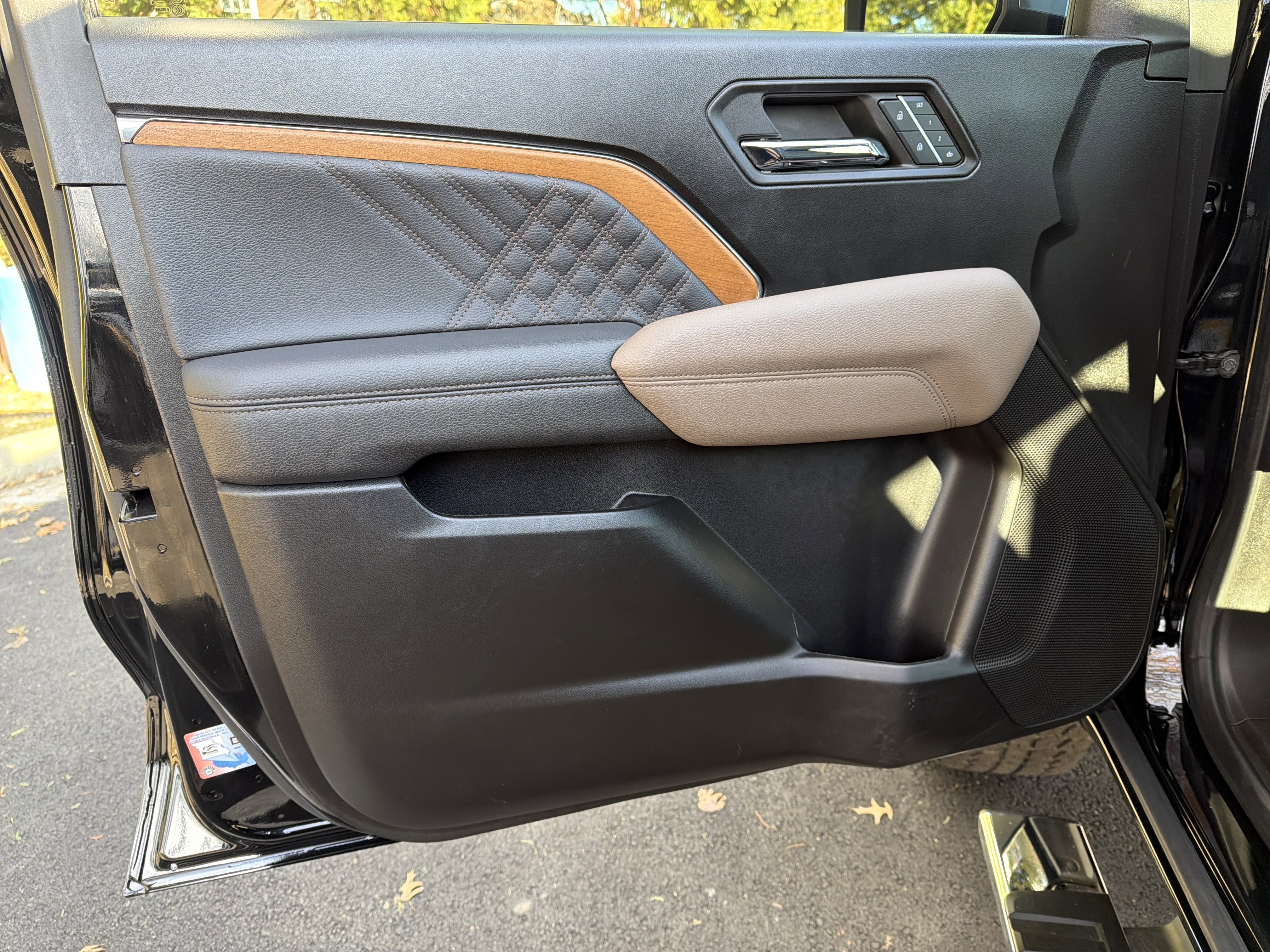 Used 2024 GMC Canyon Denali AWD/4WD image 14