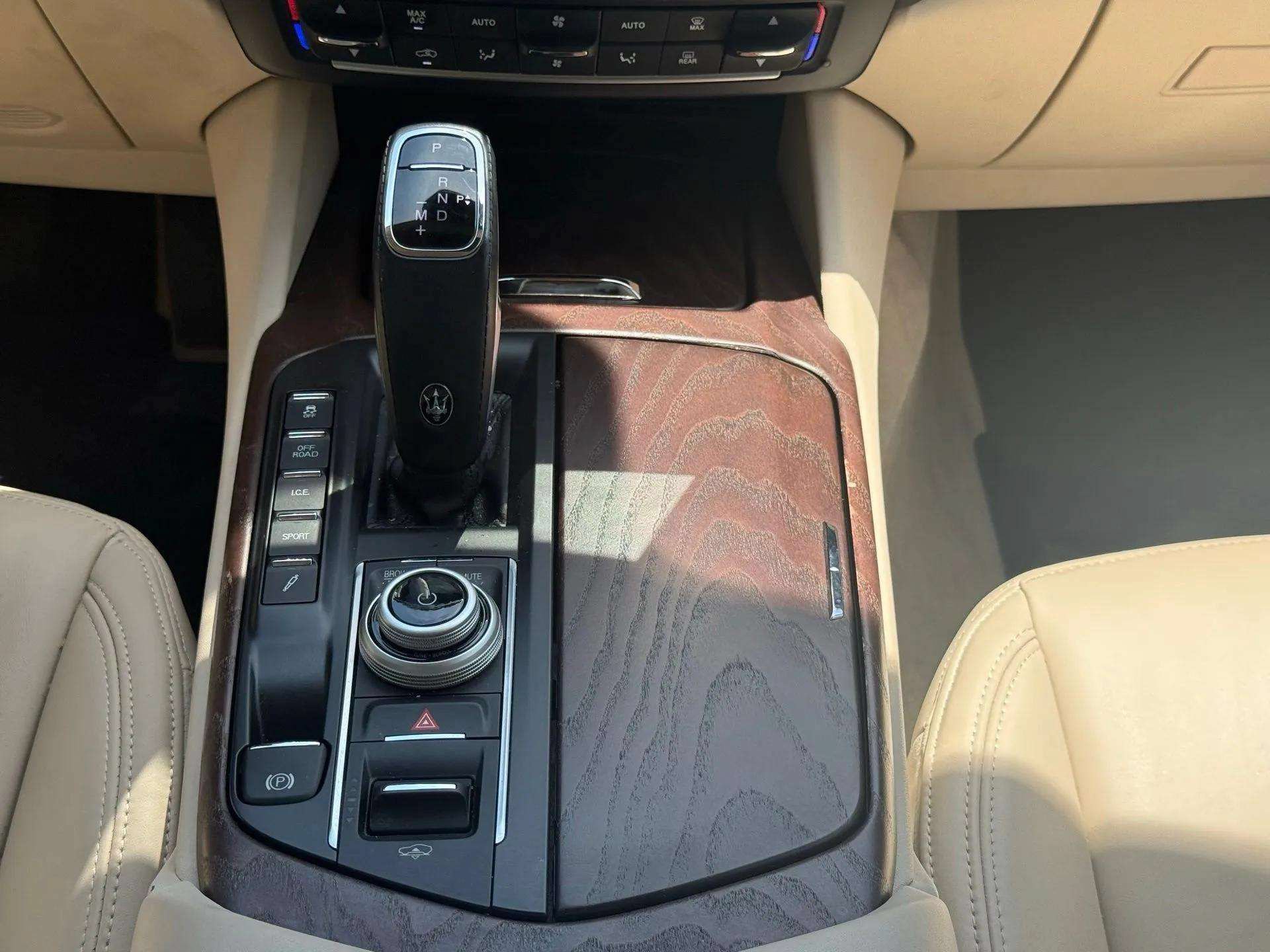 Used 2022 Maserati Levante Modena AWD/4WD image 13