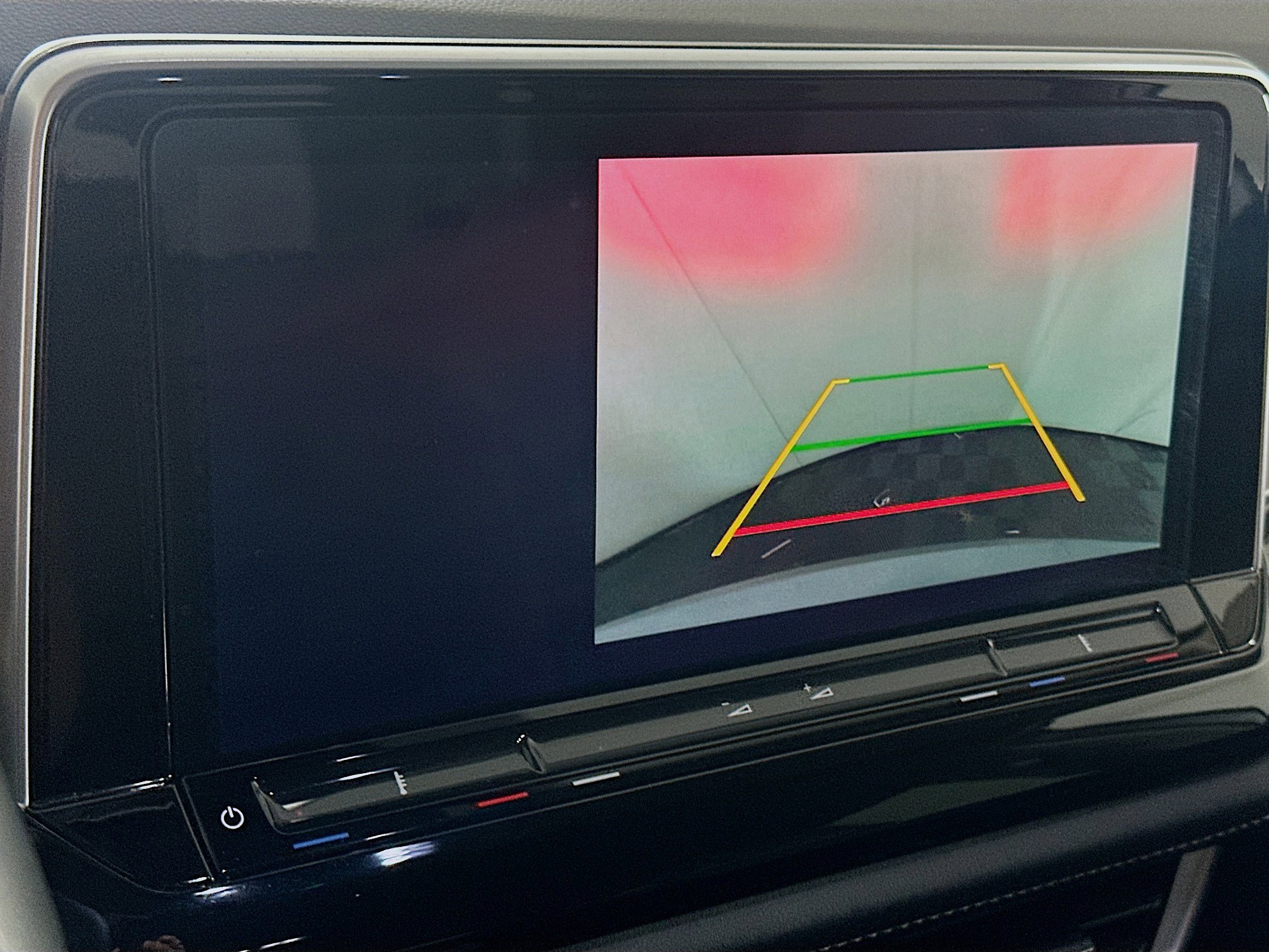 Used 2025 Volkswagen Atlas SE image 19