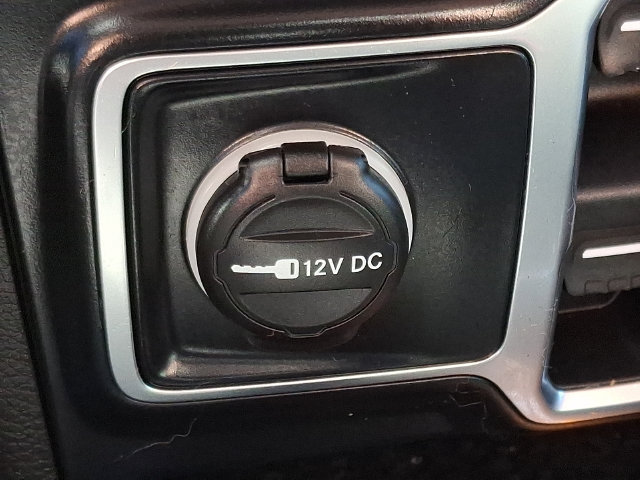 Used 2019 Jeep Wrangler Unlimited Sahara w/ Uconnect 4C Nav & Sound Group AWD/4WD image 24