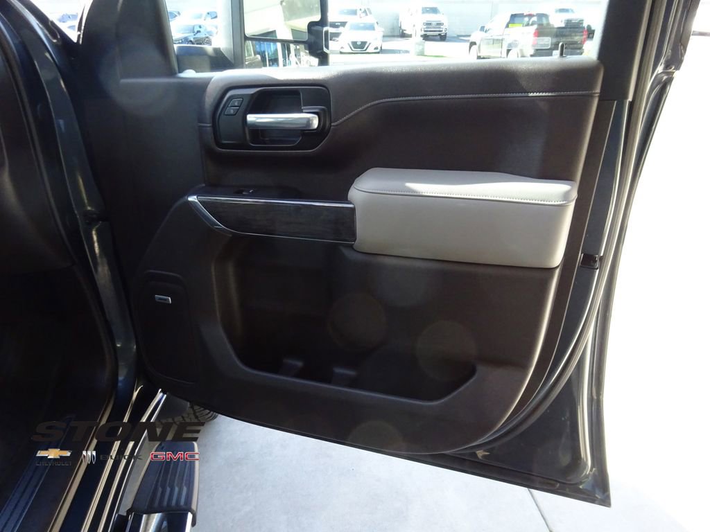 Used 2020 Chevrolet Silverado 3500 LTZ w/ LTZ Premium Package image 31