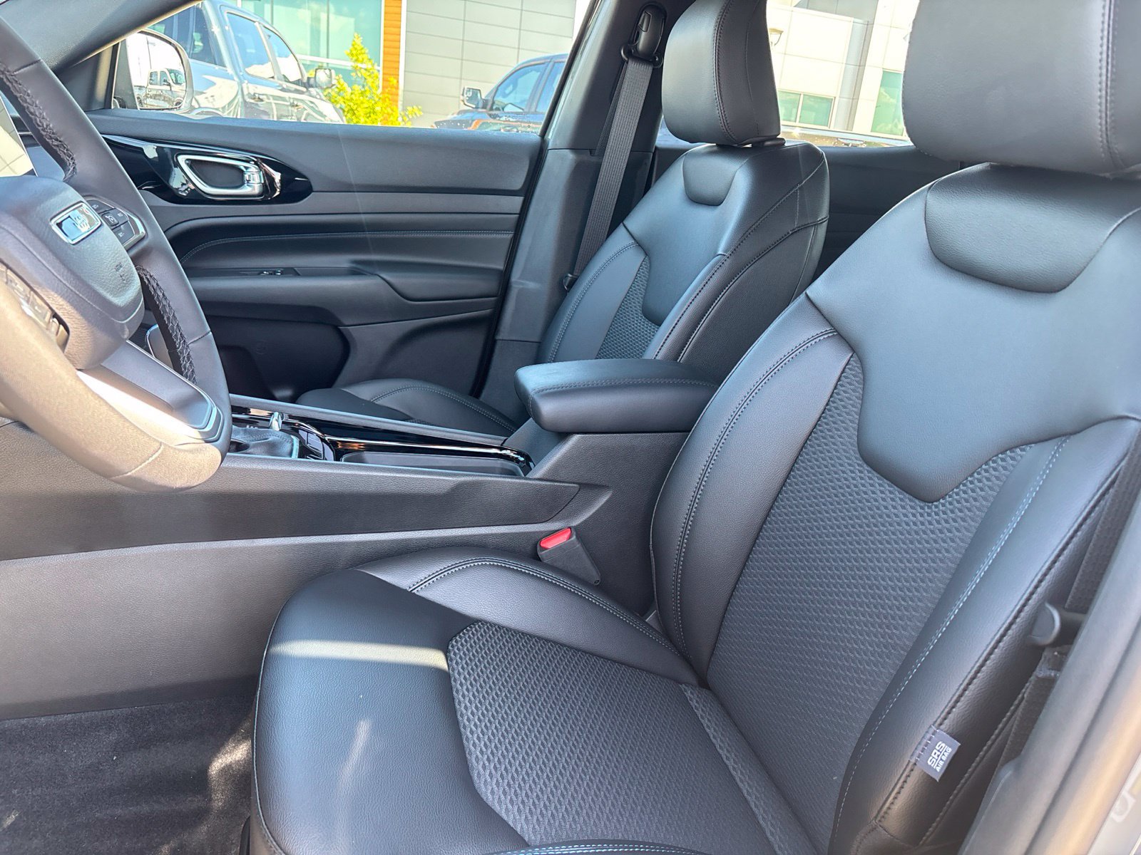 New 2027 Jeep Compass Latitude AWD/4WD image 13