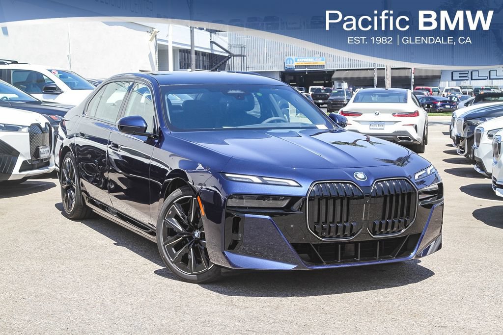New 2026 BMW 750e xDrive w/ Premium Package