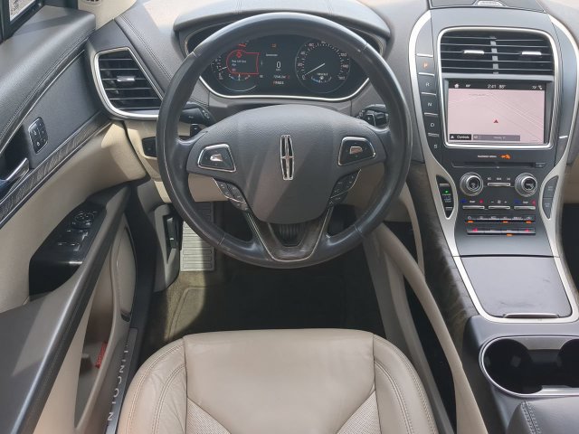 Used 2017 Lincoln MKX Select w/ Select Plus Package FWD image 15