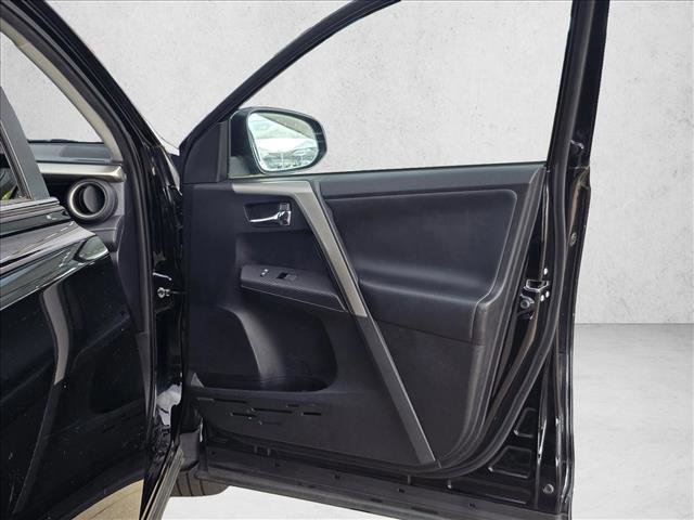 Used 2015 Toyota RAV4 Limited w/ Technology Package AWD/4WD image 10