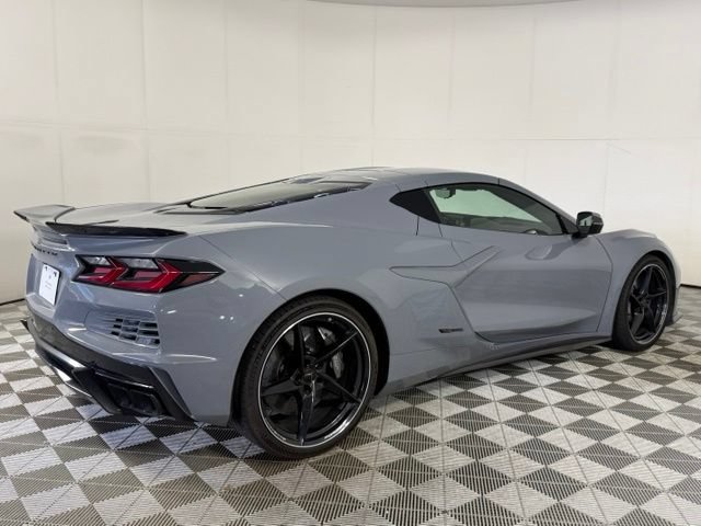 Used 2025 Chevrolet Corvette E-Ray w/ Stealth Interior Trim Package AWD/4WD image 9