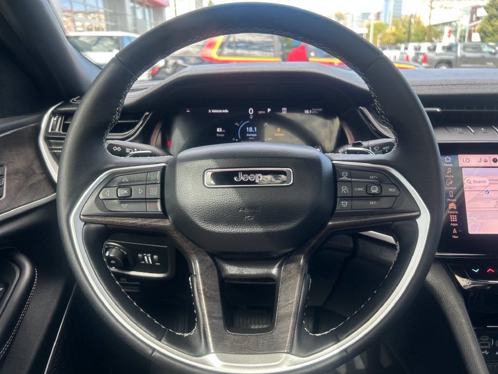 Used 2026 Jeep Grand Cherokee L Limited AWD/4WD image 17