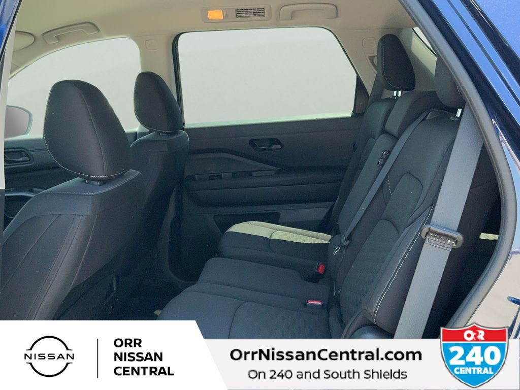 Used 2025 Nissan Pathfinder SV FWD image 13