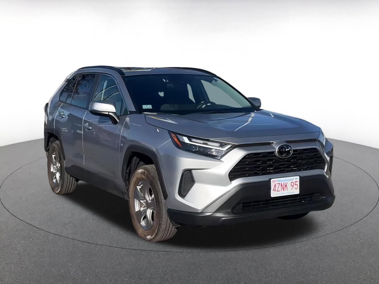 Used 2025 Toyota RAV4 XLE image 3