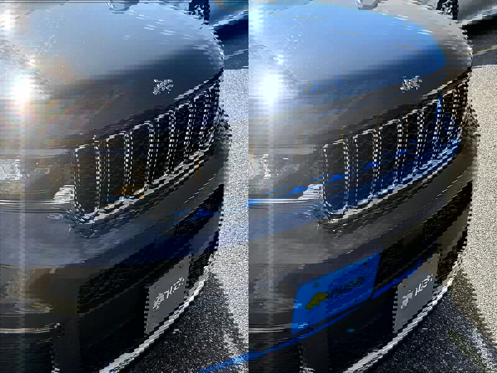 Used 2023 Jeep Grand Cherokee L Limited w/ Trailer Tow Group (B) AWD/4WD image 32