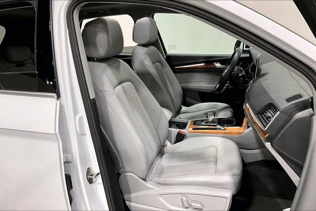 Used 2023 Audi Q5 2.0T Premium w/ Convenience Package image 7