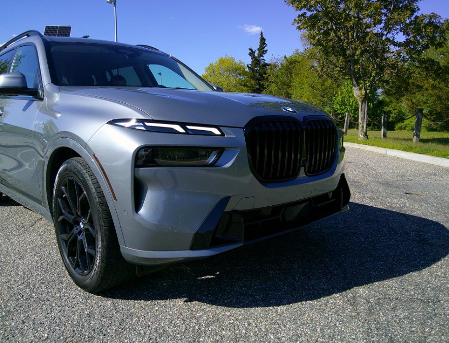 Used 2023 BMW X7 xDrive40i AWD/4WD image 16