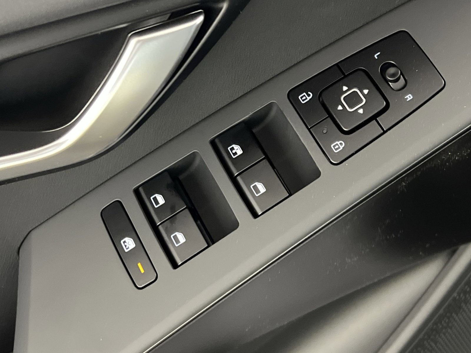 New 2026 Kia Niro LX image 13