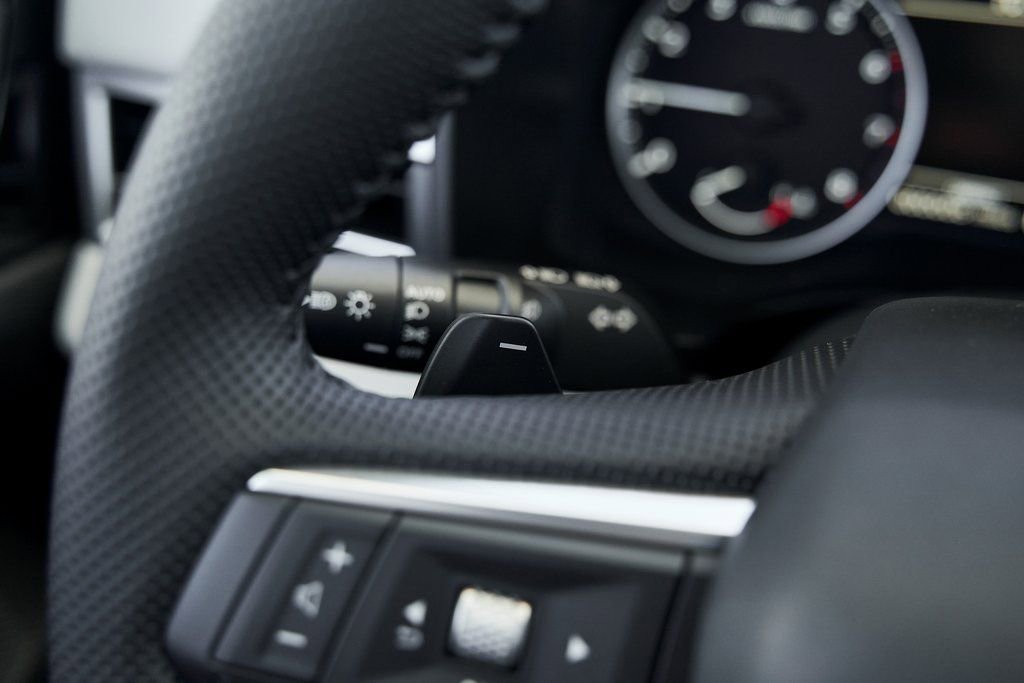 Used 2025 Mitsubishi Outlander SE FWD image 36