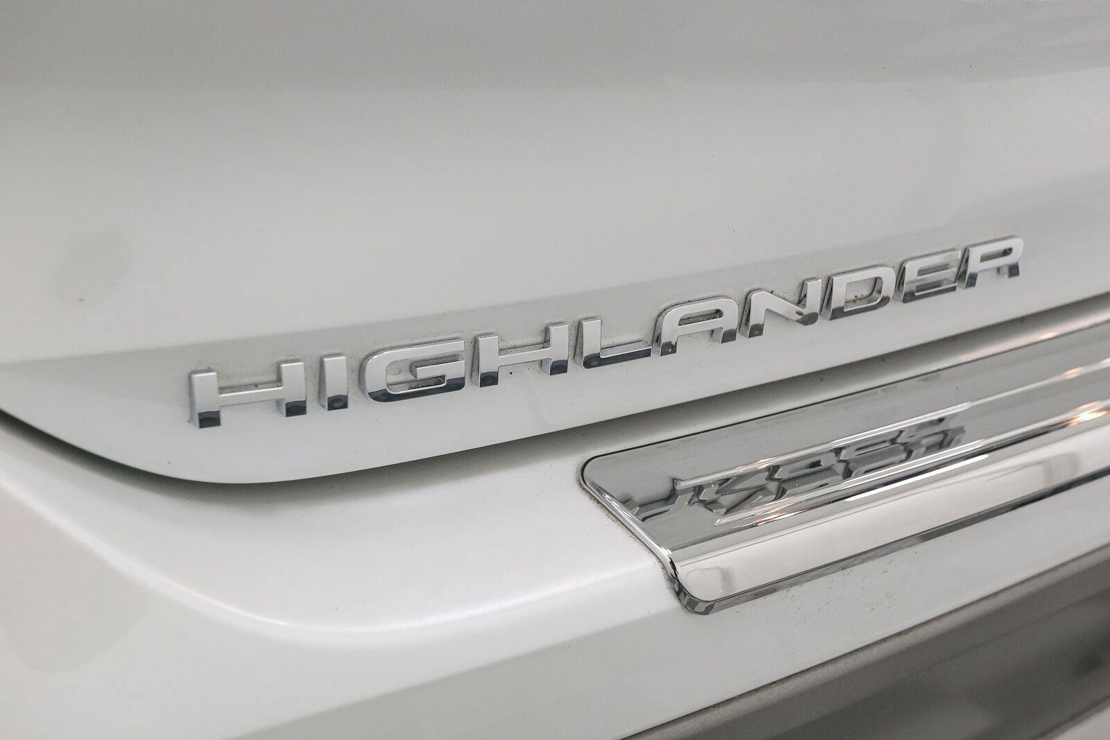 Used 2026 Toyota Highlander Platinum AWD/4WD image 11