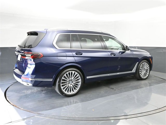New 2025 BMW X7 xDrive40i w/ Executive Package image 15