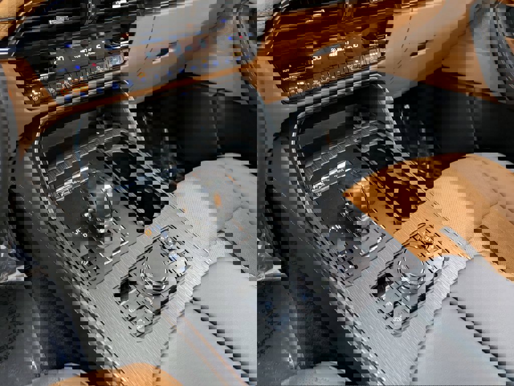 Certified 2025 MAZDA CX-70 3.3 Turbo S w/ Premium Plus image 14