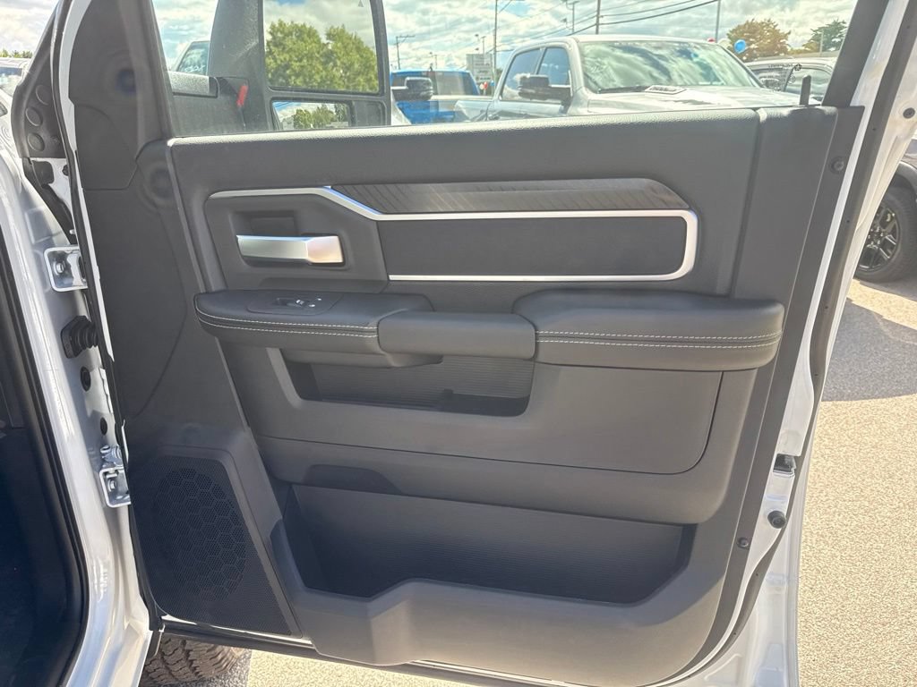 New 2026 RAM 2500 Big Horn AWD/4WD image 27