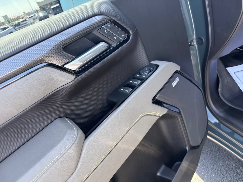 Used 2025 Chevrolet Silverado 1500 ZR2 w/ Technology Package AWD/4WD image 14