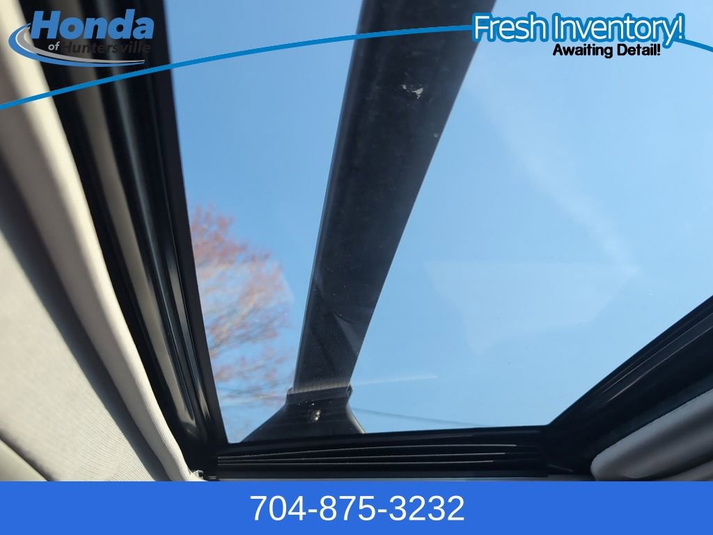 Used 2019 Toyota RAV4 XLE Premium image 28